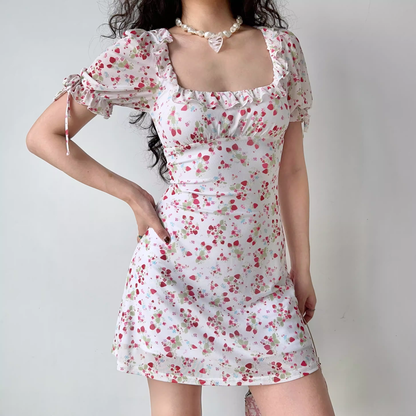 - Retro Strawberry Floral Square Neck Short Sleeve Dress GEU1307