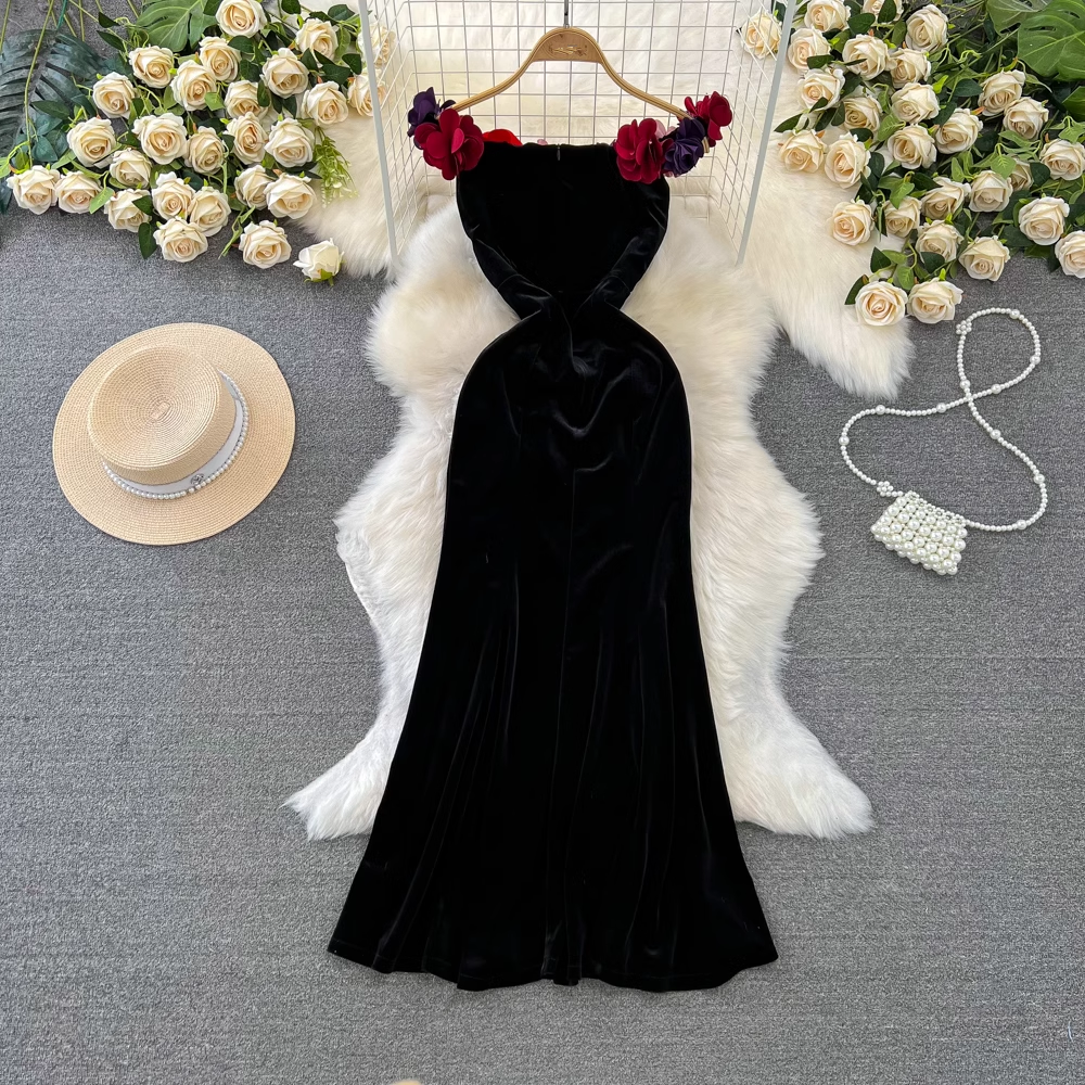 - Off the shoulder black velvet dress GEU979