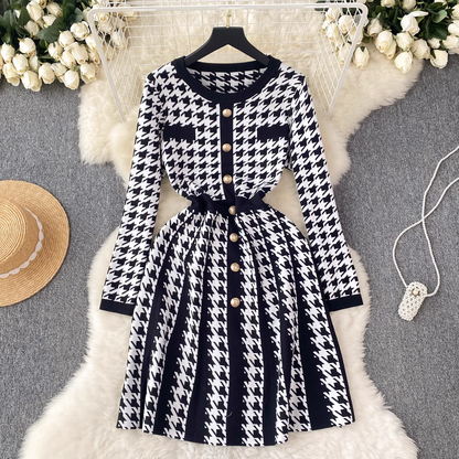 - A-line round neck long sleeves dress GEU622