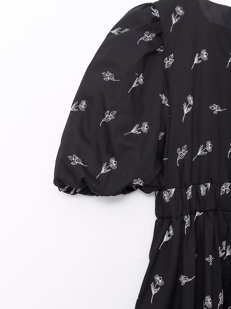 New Fashion Women Floral Embroidery Black Midi Dress Vintage Puff Sleeve O Neck Female Dress