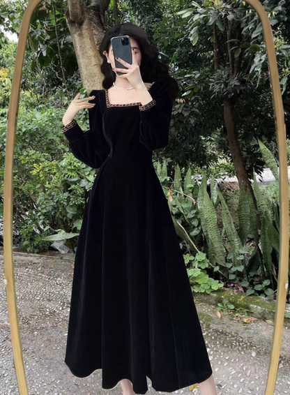 - Black square neck velvet long dress GEU713