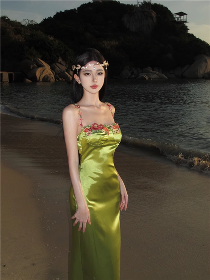 - Long green satin holiday dress GEU1034